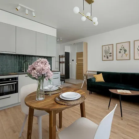 Stylish With Balcony & Parking In The Old Town Of By Renters *