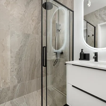 Apartmán Stylish With Balcony & Parking In The Old Town Of By Renters Vratislav