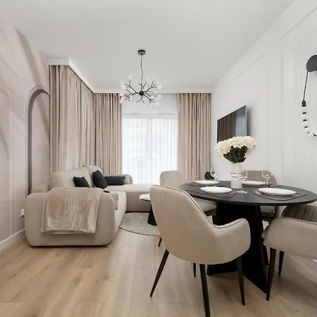 Stylish With Balcony & Parking In The Old Town Of By Renters * Vratislav