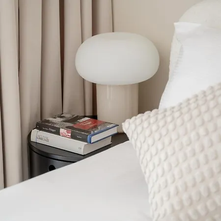 Stylish With Balcony & Parking In The Old Town Of By Renters * Vratislav