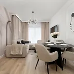 Stylish With Balcony & Parking In The Old Town Of By Renters * Wroclaw