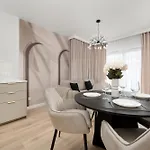 Apartment Stylish With Balcony & Parking In The Old Town Of By Renters Wroclaw