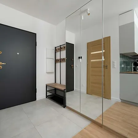 Stylish With Balcony & Parking In The Old Town Of By Renters * Wroclaw