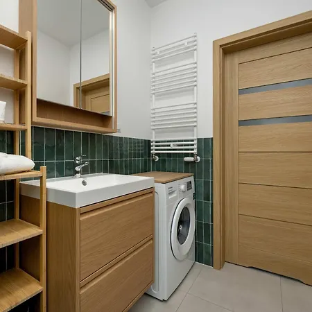 Stylish With Balcony & Parking In The Old Town Of By Renters Lägenhet *