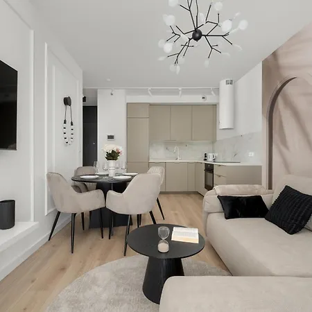 Apartment Stylish With Balcony & Parking In The Old Town Of By Renters *
