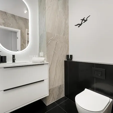 Apartment Stylish With Balcony & Parking In The Old Town Of By Renters *
