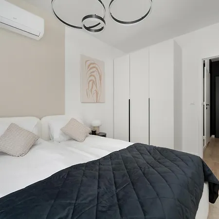 Stylish With Balcony & Parking In The Old Town Of By Renters * Wroclaw