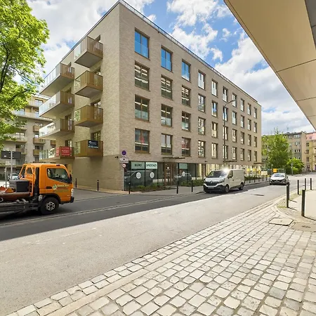 Stylish With Balcony & Parking In The Old Town Of By Renters Apartment Wroclaw
